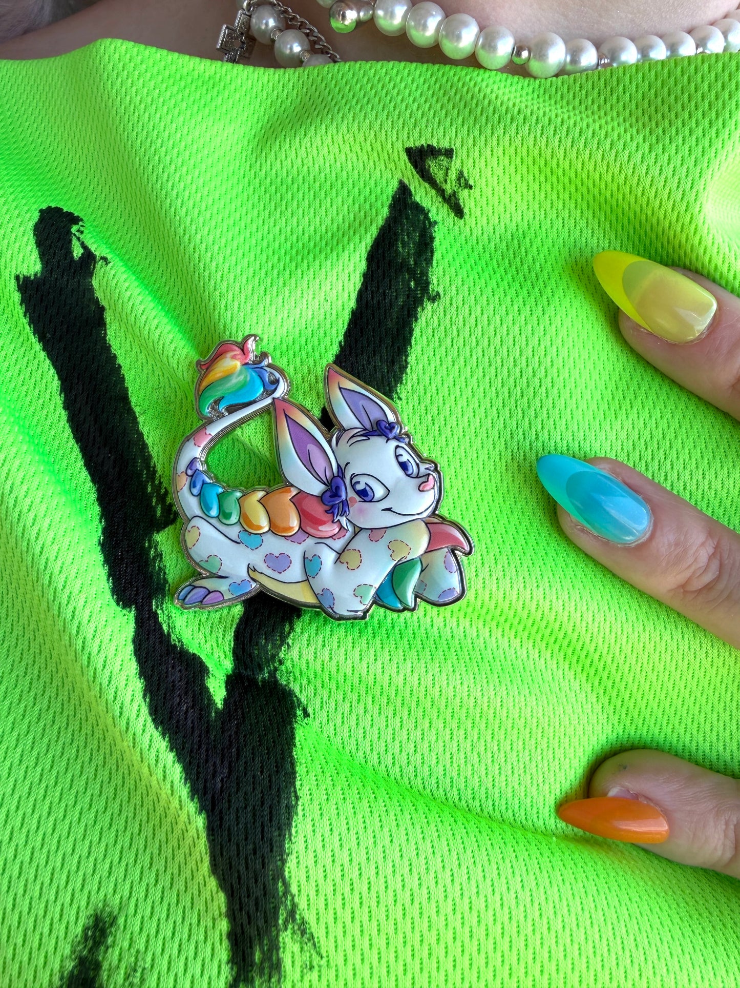 Prismatic Bori Pride Pin, Neopets